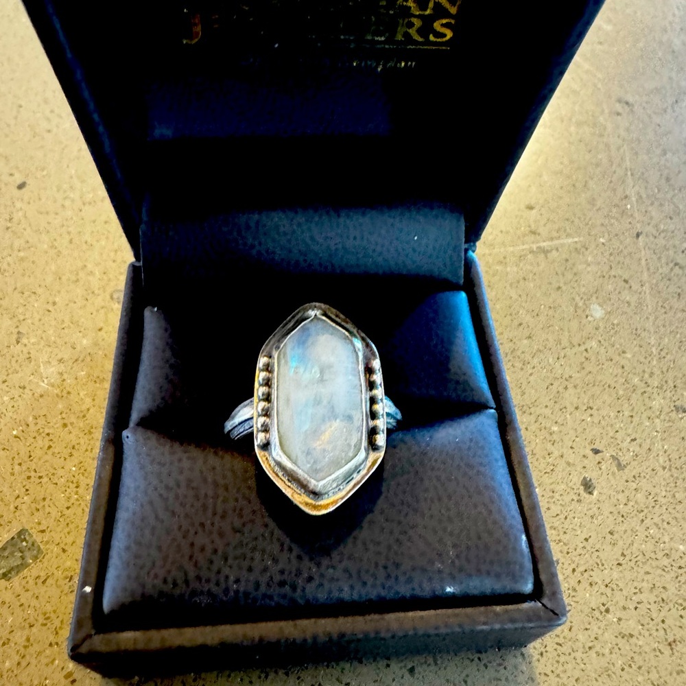 Beautiful Sterling Moonstone Ring size 8.5